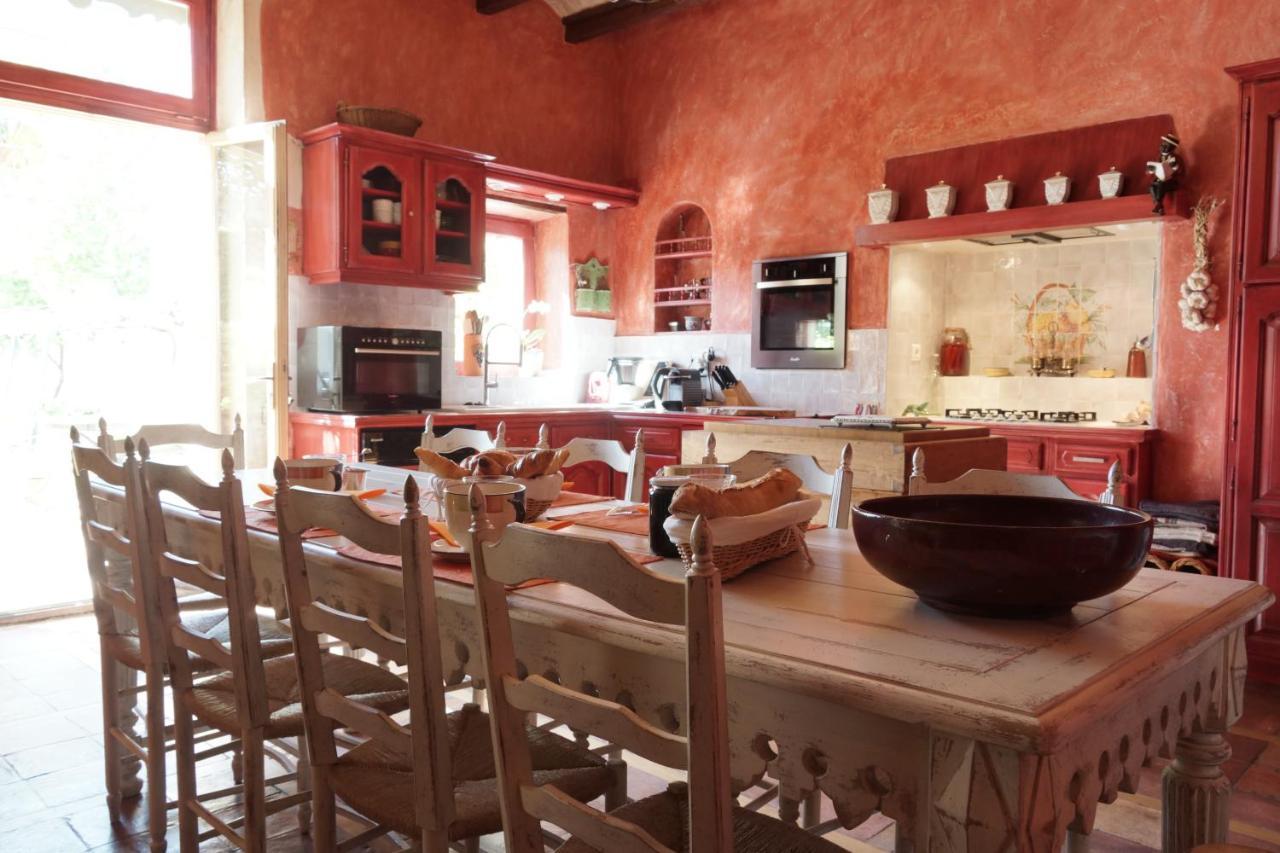 Maison En Provence Lapalud Luaran gambar